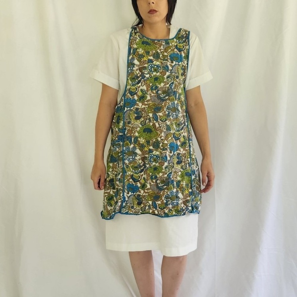 70s‎ Blue and Green Floral Apron